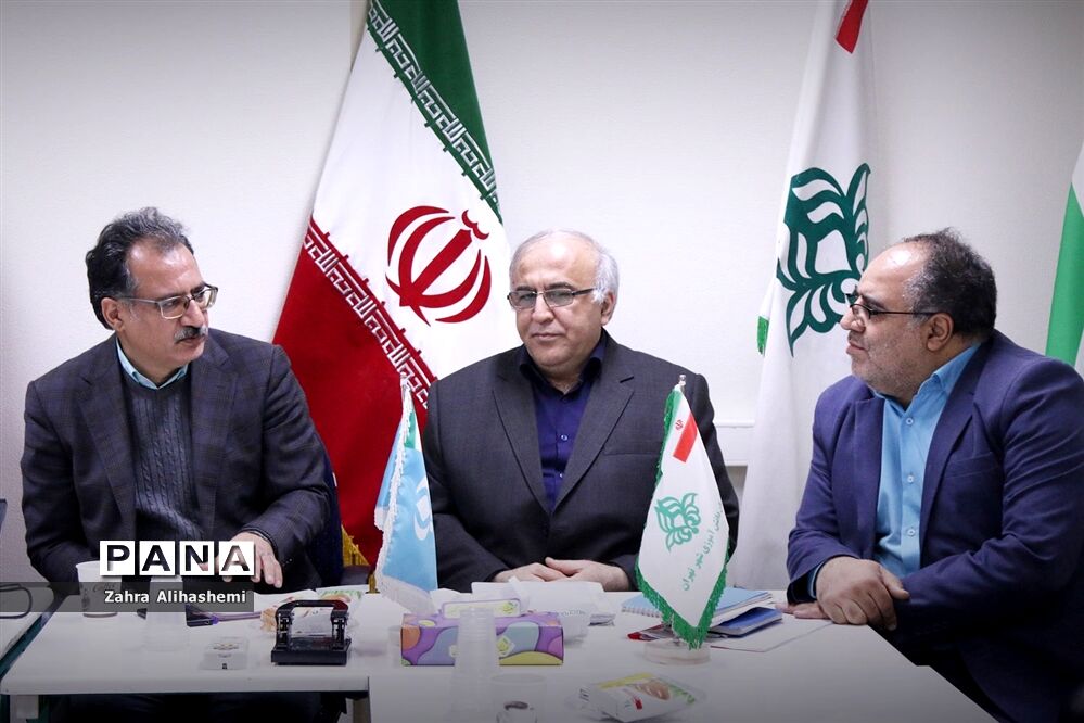 جلسه هم‌اندیشی ارزیابان پایگاه های تغذیه سالم مدارس شهر تهران