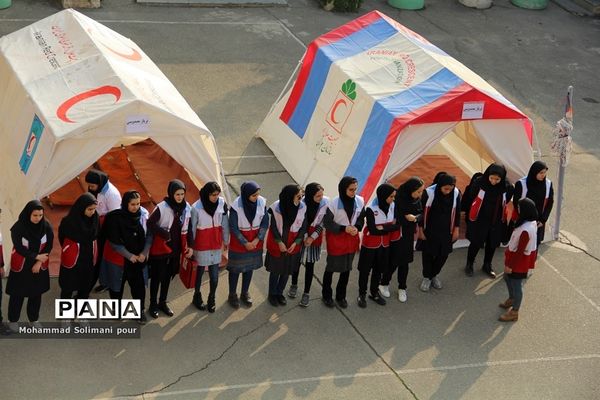 مانور زلزله در مدرسه دخترانه آیت الله صدر ناحیه یک ری