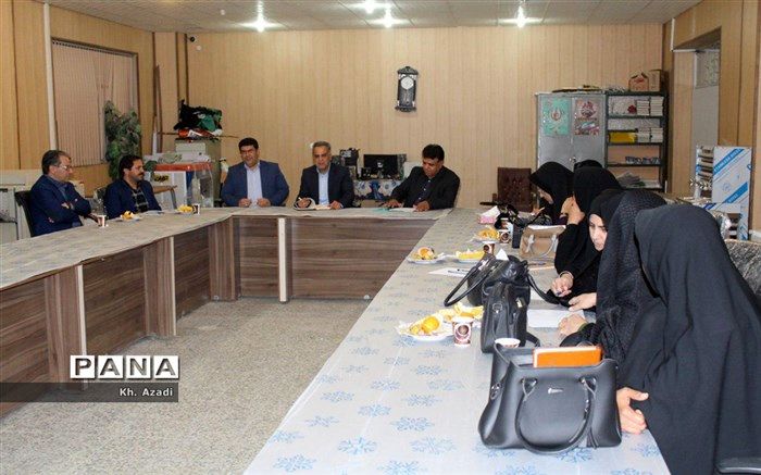 برگزاری مجمع تخصصی گروه های آموزشی متوسطه اول و دوم بافق