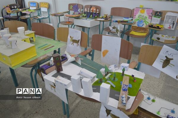 افتتاح نمایشگاه دست ساخته‌های دانش‌آموزان دبستان شهید ماهینی  بوشهر