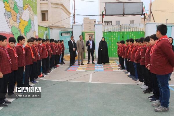 بازدید مسئولان آموزش و پرورش از دبستان شهید ماهینی بوشهر