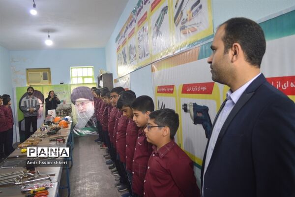 بازدید مسئولان آموزش و پرورش از دبستان شهید ماهینی بوشهر