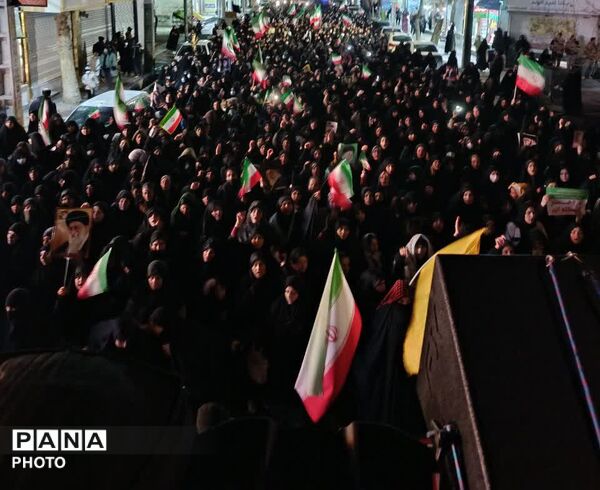 نهمین شب راهپیمایی خون‌خواهی رهبر شهید انقلاب در فردیس