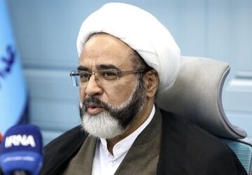 رهبر انقلاب اشبه الناس به امام شهیدمان است