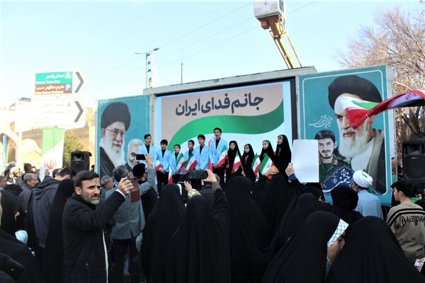 جلوه‌های حضور نوجوانان در راهپیمایی 22 دی مردم قم