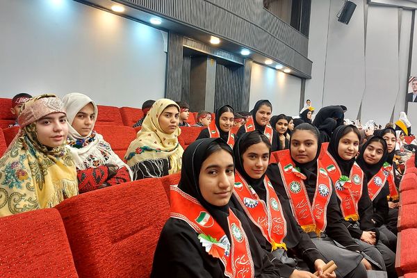 همایش معماران خشت اول در کهریزک؛ بزرگداشت معلمان پایه اول ابتدایی