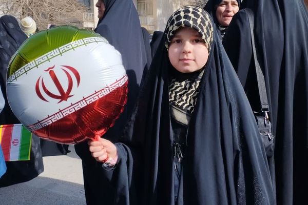 حضور با شکوه مردم زرقان در راهپیمایی 22 بهمن ماه