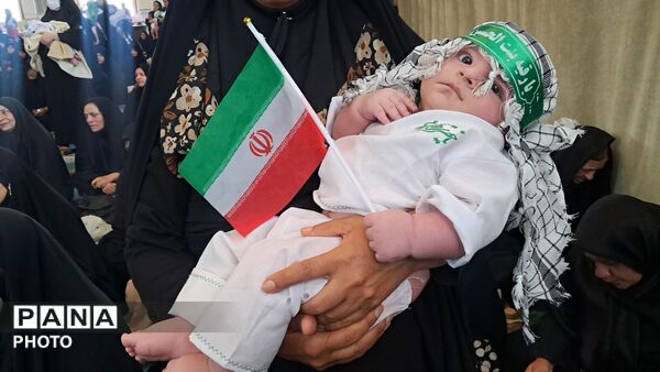 همایش شیرخوارگان حسینی در چهارباغ 