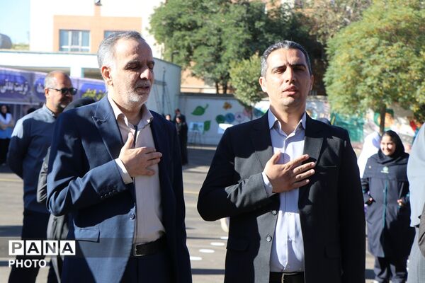 «مهر کریمانه» با حضور وزیر آموزش و پرورش در دبستان پروین اعتصامی بهارستان‌دو