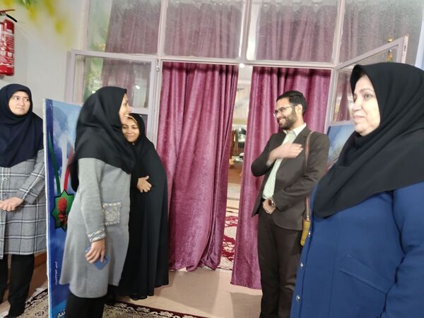 جشن یلدا در دبیرستان نمونه اندیشه 