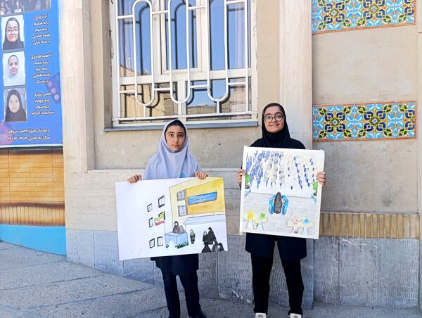 نواختن زنگ سپاس معلم در دبیرستان و دبستان میرزا جعفر سروقد