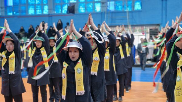  همایش دانش‌آموزی یاوران انقلاب شهرستان ورامین