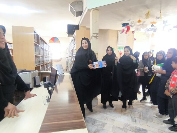 بازدید عوامل اجرایی دبستان شهید پسندیده از کتابخانه فدک فدافن