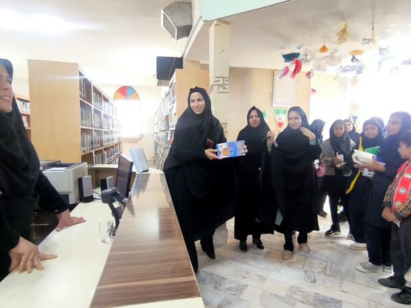 بازدید عوامل اجرایی دبستان شهید پسندیده از کتابخانه فدک فدافن