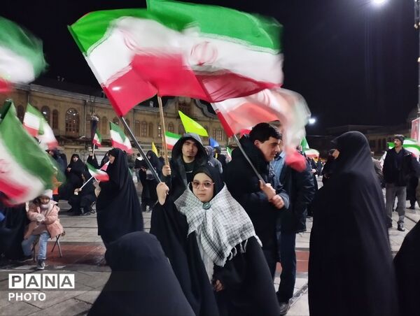 شب میدانداری دختران در خط مقدم