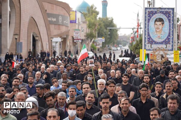 تجمع مردم غیور و ولایتمدار بم در سوگ شهادت رهبر انقلاب