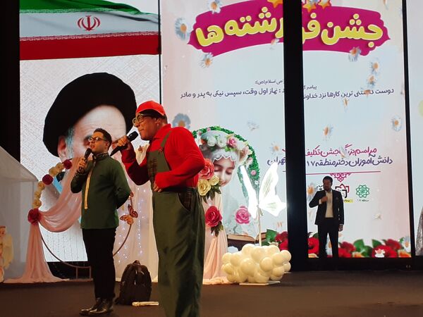 جشن تکلیف با شکوه ۲۰۰۰ نفره دانش‌آموزان کلاس سومی منطقه ۱۷