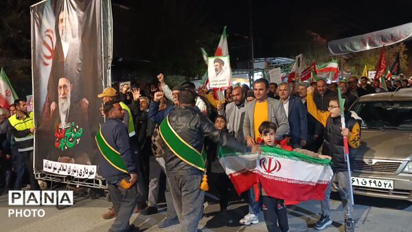 مدیرکل آموزش و پرورش استان مهمان ویژه‌ راهپیمایی شبانه دانش‌آموزان اسدآباد