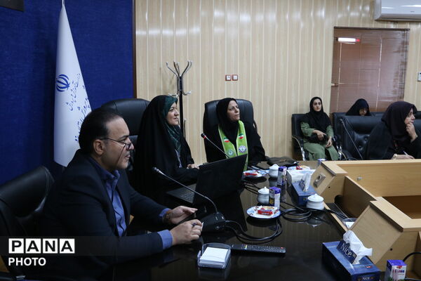 ارزیابی برنامه‌های سازمان دانش‌آموزی یزد در نشست مربیان با رئیس سازمان 
