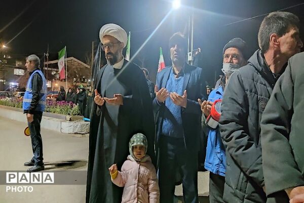 حضور گرم  دهه نودی ها در قلب اجتماعات شهر بار نیشابور