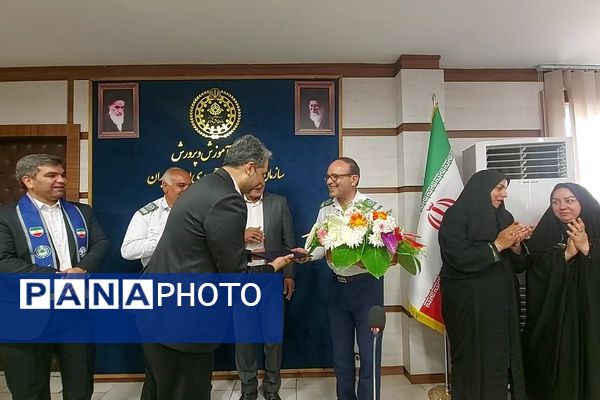 نشست فصلی و توان افزایی مأمورین و مسئولین سازمان دانش‌آموزی شهرستان‌های استان تهران 