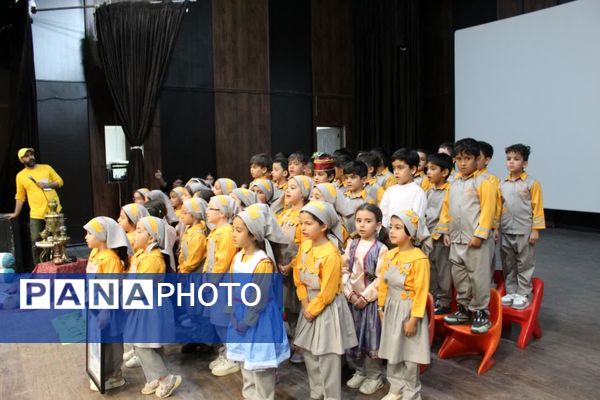 جشنواره هویت ملی اسلامی کودکستان‌های شهرستان گرمه