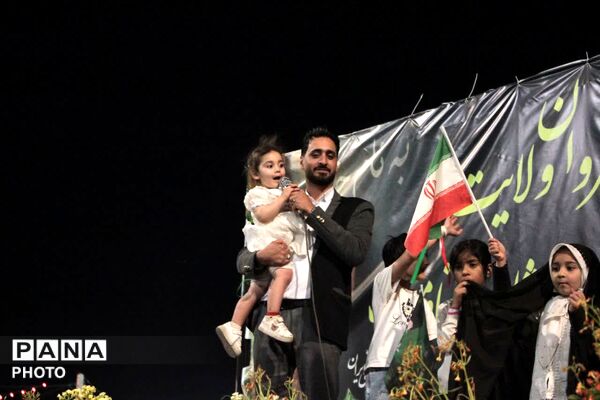 همایش تجدید بیعت معلمان قم با رهبر انقلاب