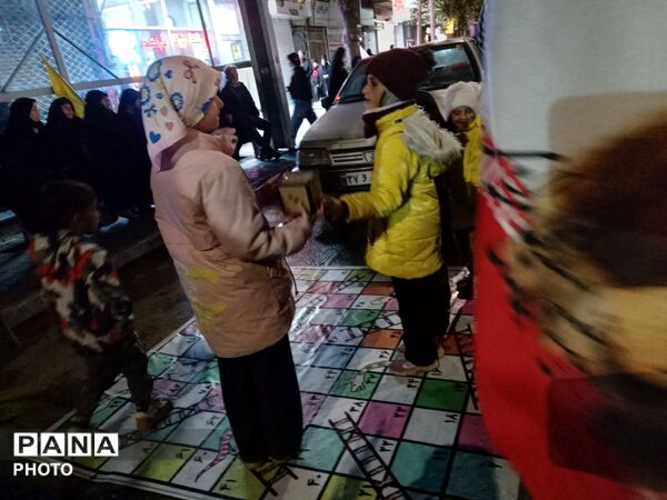 دهه نودی ها صحنه اجتماعات را زیباتر کردند