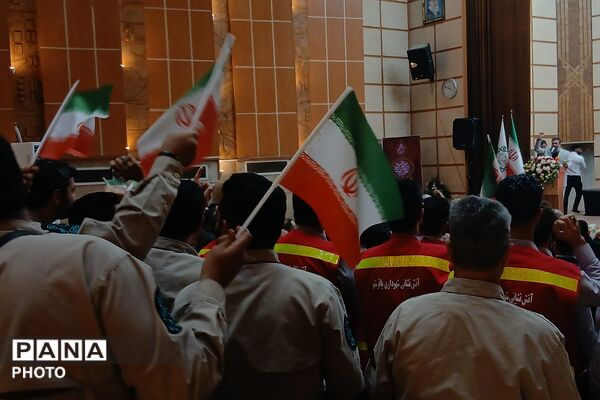 تجلیل از دختران شهدای جنگ رمضان در باقرشهر