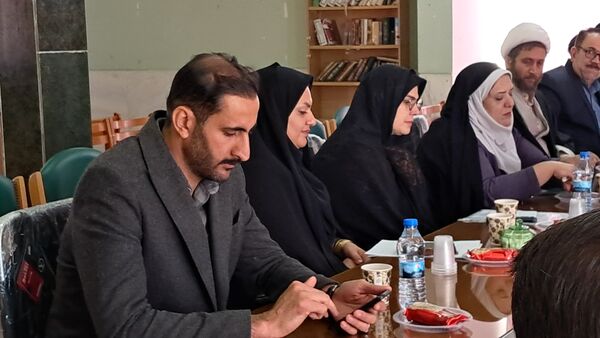 آموزش‌ و پرورش محور توسعه؛ بررسی اولویت‌ها در نشست شورای فارسان