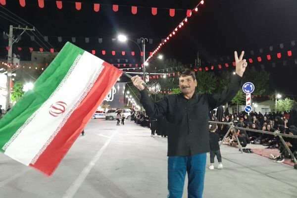 از کربلا تا ایران؛ عزاداران حسینی با پرچم ایران، پیام وحدت و استقامت را فریاد زدند