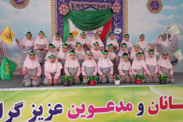 نوای زنگ انقلاب از مدرسه شهید سرافراز اسلامشهر برخاست