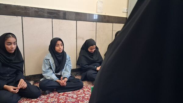 نخستین جلسه شورای دانش‌آموزی مدرسه مادر مهربان خلیل آباد 