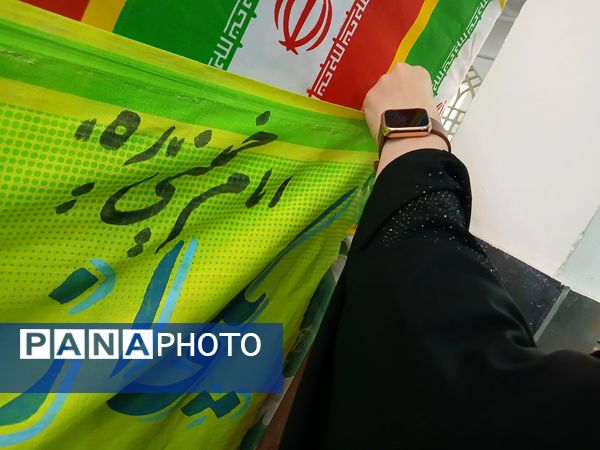 نماز جمعه‌ای با عطر و بوی دهه فجر