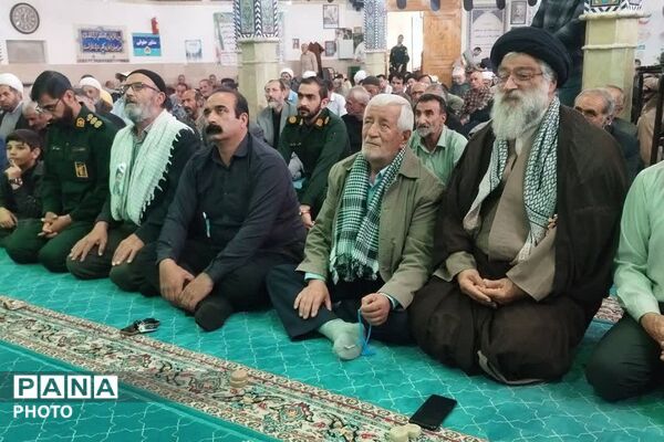مصلی فیروزکوه در دومین جمعه خردادماه، معطر به یاد شهدا و حماسه مقاومت شد