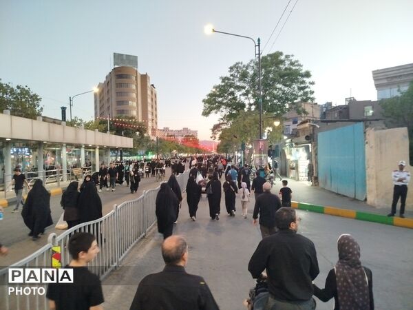 مشهد، روایت‌گر حماسه وفاداری؛ بدرقه باشکوه رهبر شهید ایران