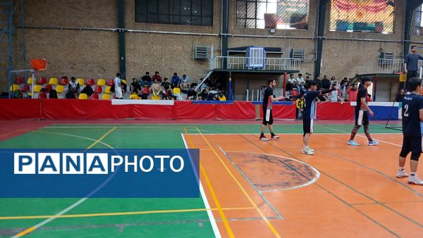 مسابقات والیبال بین مدرسه‌ای دانش‌آموزان ساوجبلاغ