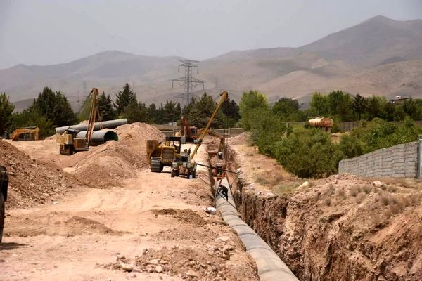 آغاز عملیات اجرای خط انتقال آب کشاورزی و شرب روستای سله‌بن