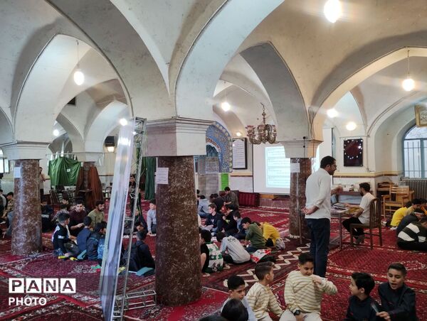  دانش‌آموزان همدانی یاد شهدای میناب را گرامی داشتند