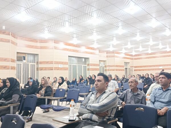 دومین کارگاه روانشناسی برای تربیت نسل فردا در حاجی‌آباد