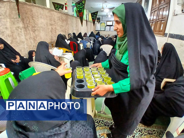 حضور نوجوانان در دعای عرفه 