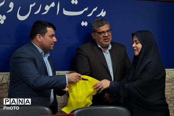 قدردانی از مربیان و مدیران منتخب طرح‌های آموزشی کودکستان‌های شهرستان قرچک