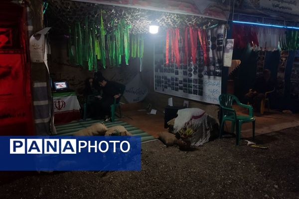 نمایشگاهی برا آشنایی با شهیدان