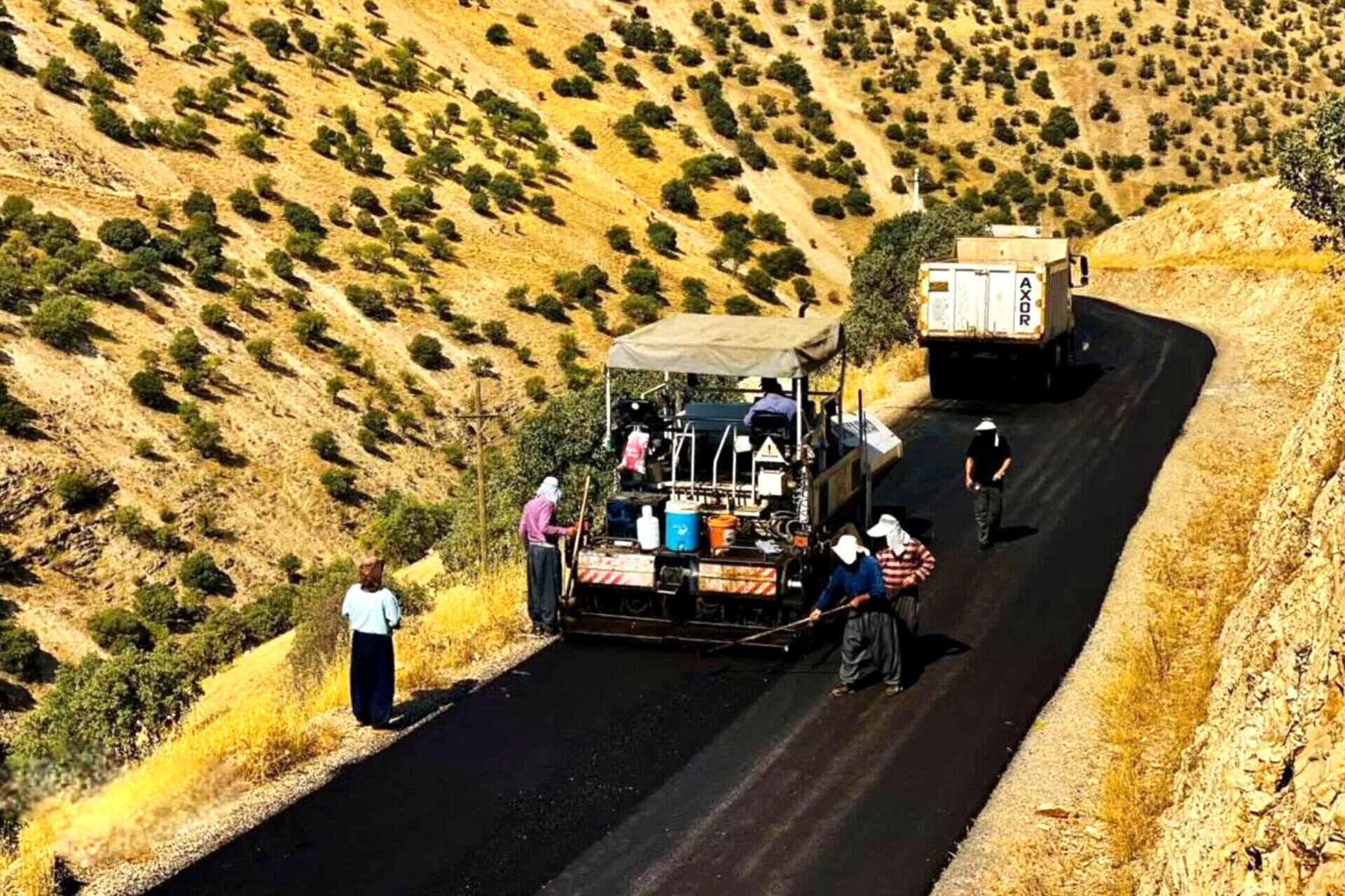 آسفالت و ایمن‌سازی راه‌های شهرستان جوانرود