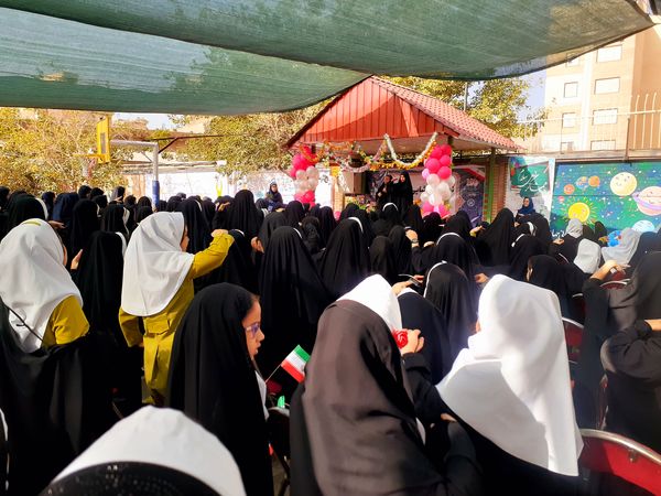 بازگشایی مدرسه غنچه ها ی انقلاب برای سالی پرنشاط