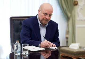 یادداشت قالیباف در مقبره سیمون بولیوار