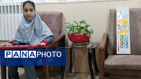 جشنواره فرهنگی هنری ماها در دبستان پنجم مهر