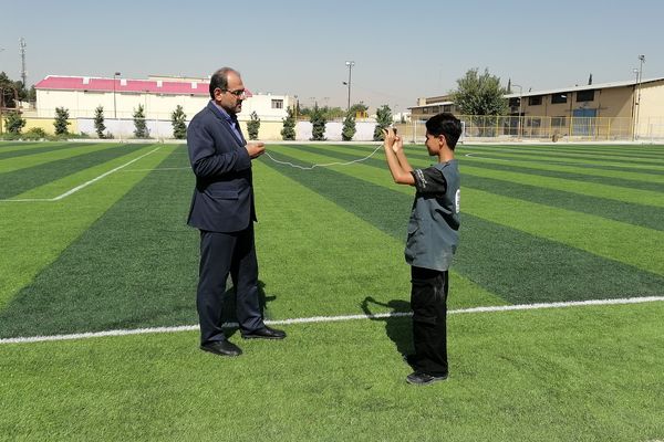 آیین افتتاح زمین‌های چمن مصنوعی آموزش و پرورش ناحیه ۳شیراز 