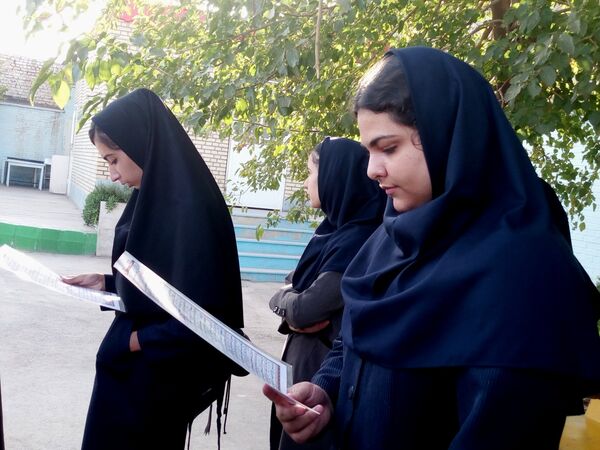 برگزاری مراسم ختم قرآن در دبیرستان دخترانه فاطمیه