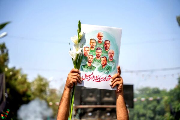 تشییع با شکوه شهدای مقاومت در دارالمؤمنین کاشان